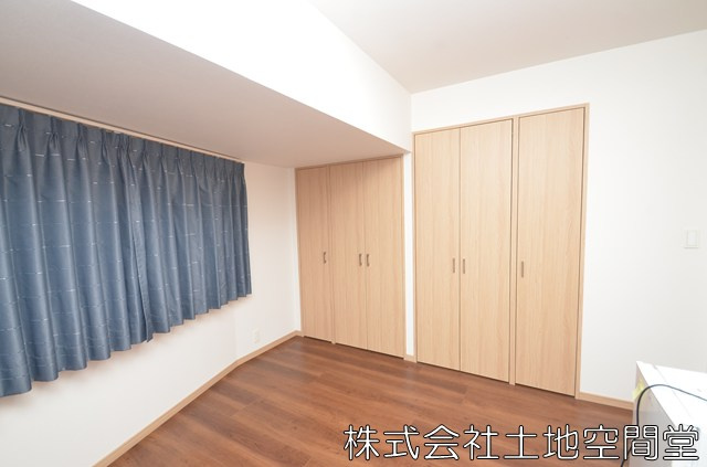 グランリビオ高見七条　桜の杜の洋室