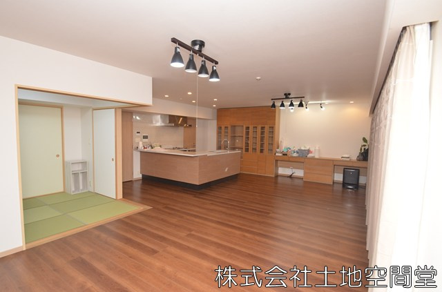 グランリビオ高見七条　桜の杜の玄関