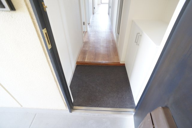 ファミーユ仁川の玄関