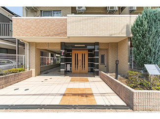 【エントランス】 | ペット飼育可能！平成１６年築・便利な宅配ボックス付きマンション、グーディッシュ東武練馬は即日現地案内可能となっておりますので、お気軽にお問い合わせください！