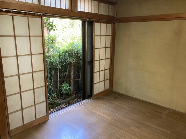 大宮田尻町の庭