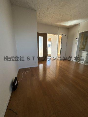 仲介手数料０円！青杏ビルの居間・リビング