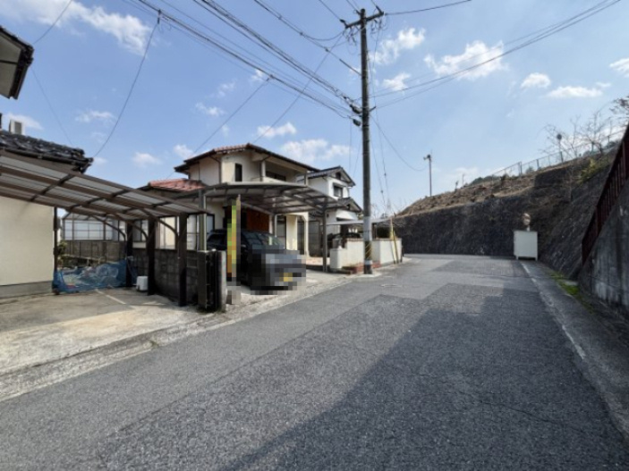 中古戸建　安佐北区安佐町くすの木台の前面道路含む現地写真