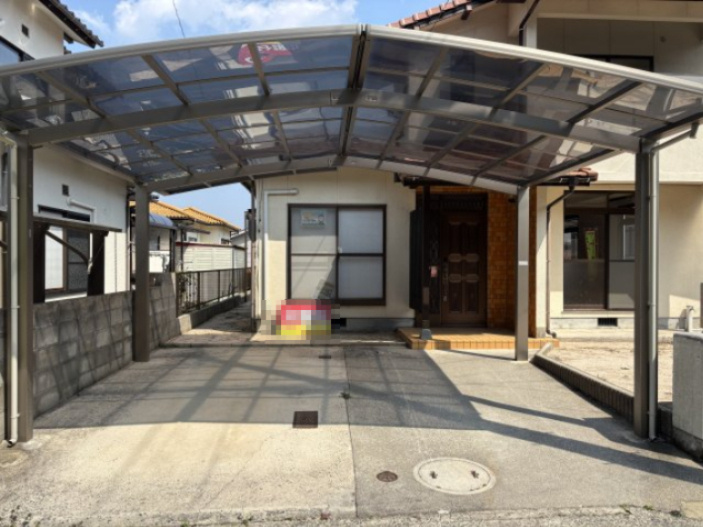 中古戸建　安佐北区安佐町くすの木台の駐車場