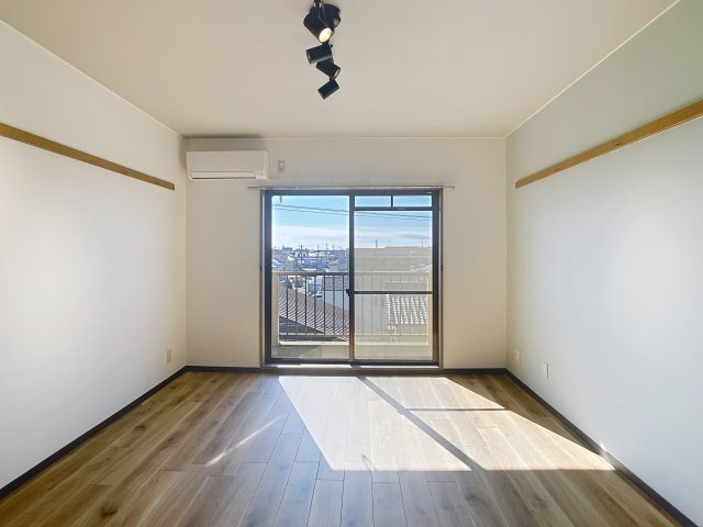 ＣＵＳＴＯＭ中島の居間・リビング|ゆったりとした居間です