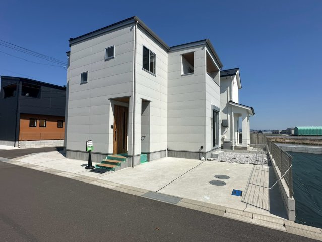 南国市大そね甲 　中古一戸建て