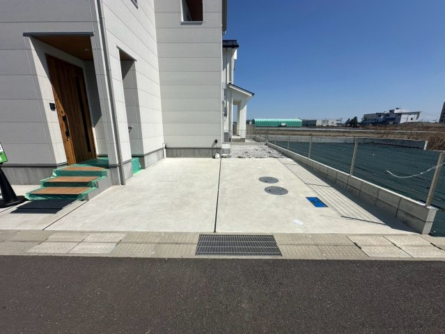 南国市大そね甲 　中古一戸建ての駐車場