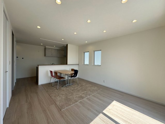 南国市大そね甲 　中古一戸建ての居間・リビング