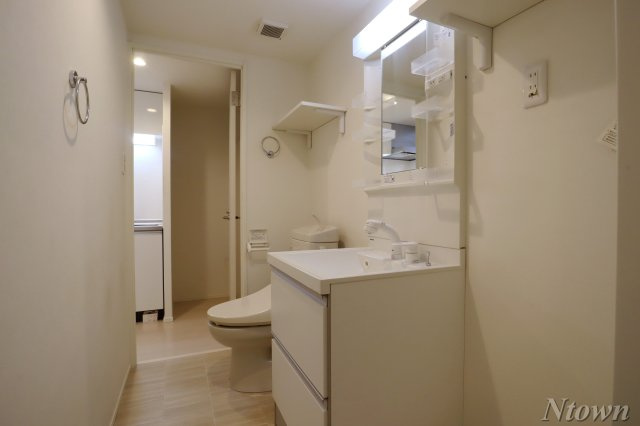 【洗面所】 | サダルスウド | ゆったりとスペースのある洗面所