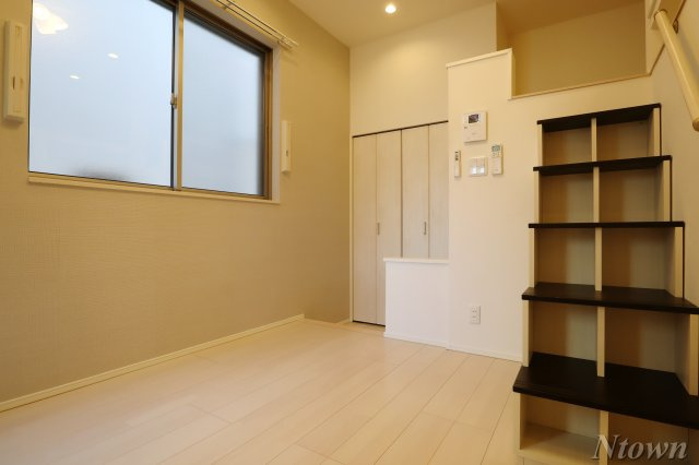 【居間・リビング】 | サダルスウド | リビングです