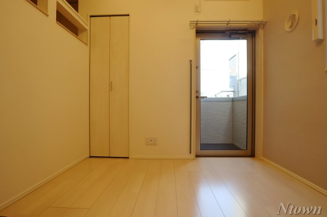 【居間・リビング】 | サダルスウド | おしゃれな居間です