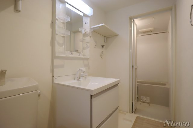 【独立洗面台】 | サダルスウド | 独立洗面台です