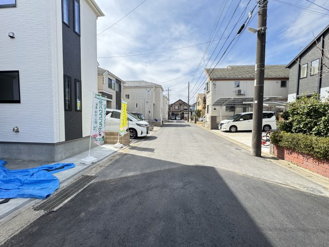 市川市南大野1丁目新築戸建【大野小学校：4分】の前面道路含む現地写真|北西側前面道路・幅員約6ｍ