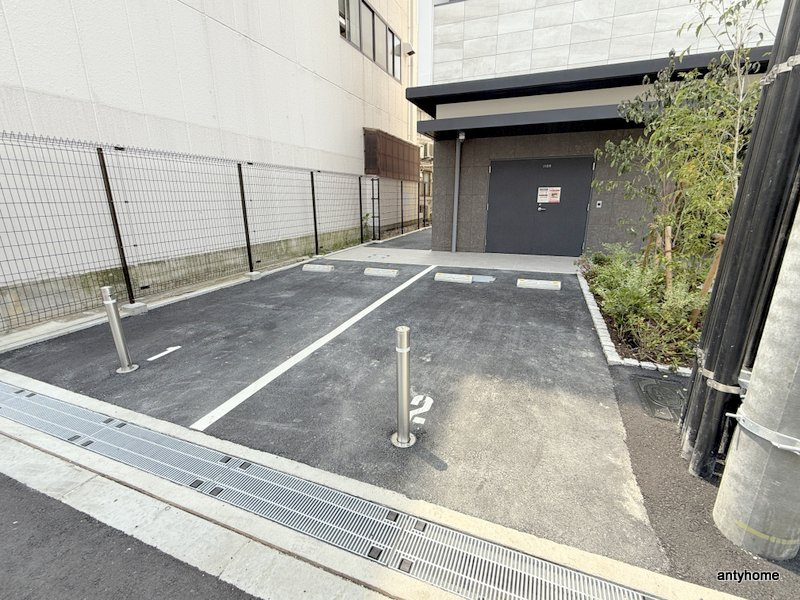 アーバネックス中崎町2　仲介手数料無料の駐車場