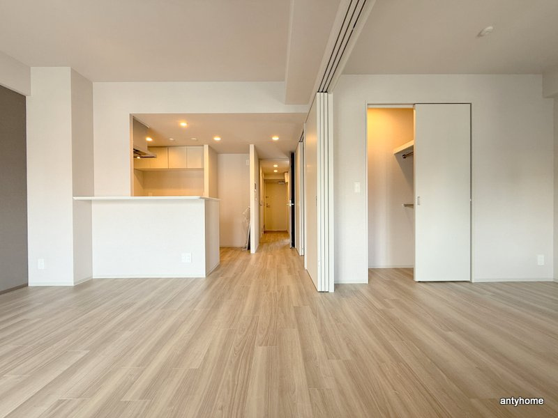 アーバネックス中崎町2　仲介手数料無料の居間・リビング