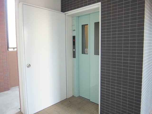 熊本市東区長嶺東３丁目の賃貸マンションのロビー