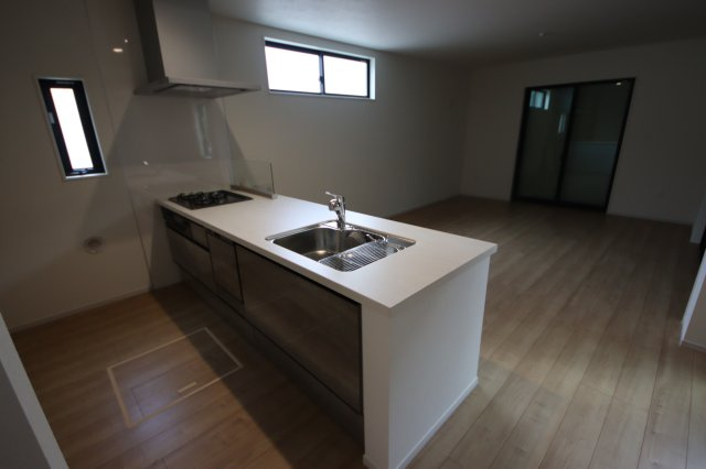 【キッチン】 | 《仲介手数料無料》浦和区瀬ヶ崎５丁目34-17(全1戸)新築一戸建てケイアイグレース | 撮影日 2025年6月27日 15:30 晴れ