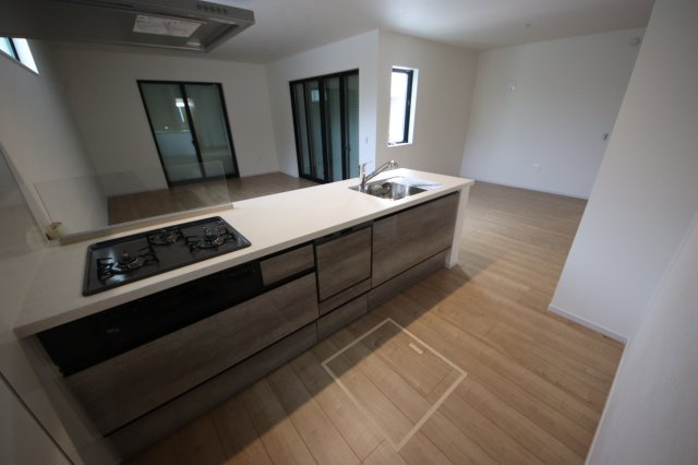 【キッチン】 | 《仲介手数料無料》浦和区瀬ヶ崎５丁目34-17(全1戸)新築一戸建てケイアイグレース | 撮影日 2025年6月27日 15:30 晴れ