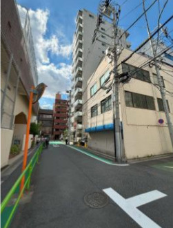 台東区台東４丁目の上物付土地の前面道路含む現地写真