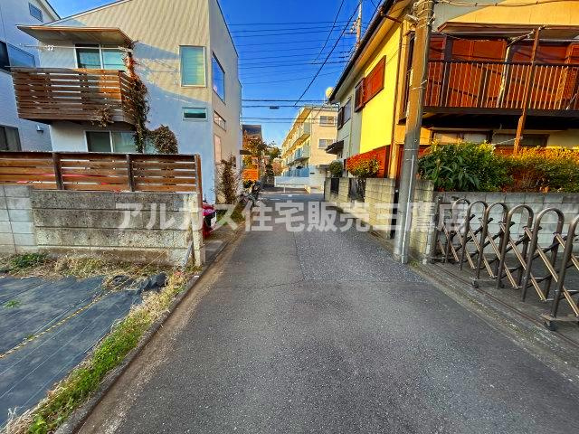 小金井市前原町３丁目 中央線 武蔵小金井駅 売地の前面道路含む現地写真