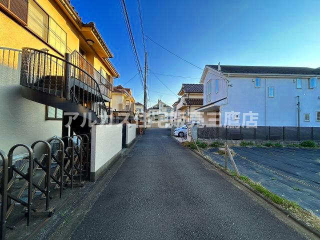 小金井市前原町３丁目 中央線 武蔵小金井駅 売地の前面道路含む現地写真