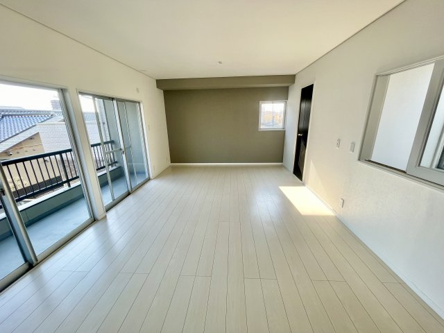 【中古戸建】前橋市下小出町の居間・リビング|■リビング