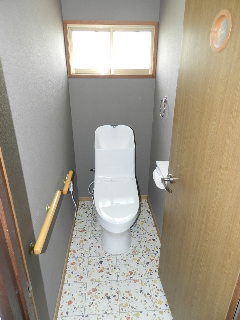 室蘭市白鳥台1丁目9-4戸建のトイレ