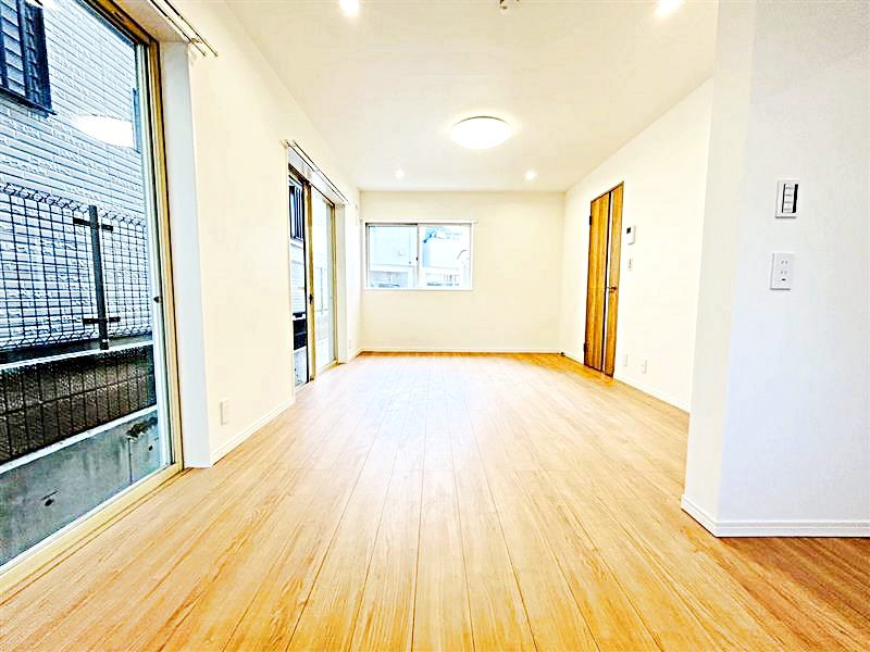 横浜市西区境之谷戸建②の居間・リビング