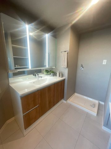 マイキャッスル葉山の洗面所