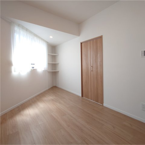 マイキャッスル葉山の洋室