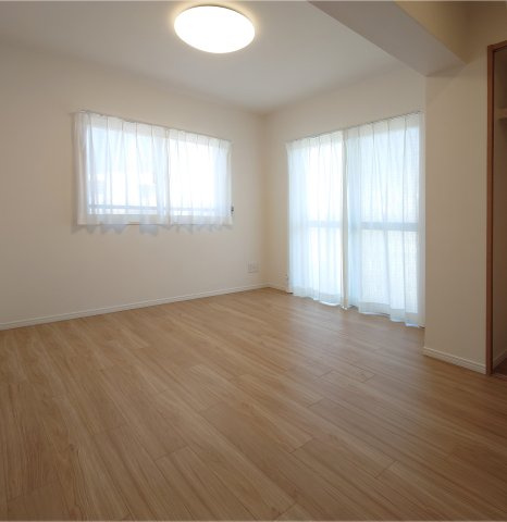 マイキャッスル葉山の洋室