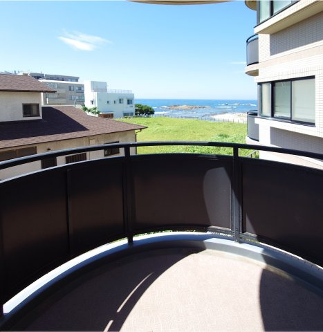 マイキャッスル葉山のバルコニー|リビングバルコニーからの眺望