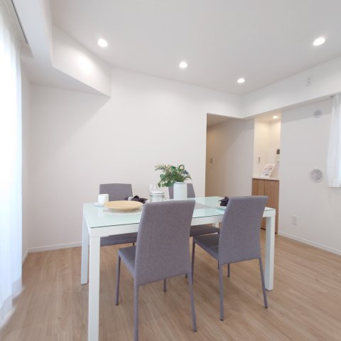 マイキャッスル葉山の居間・リビング