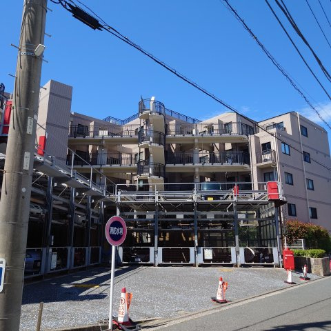 マイキャッスル葉山の駐車場