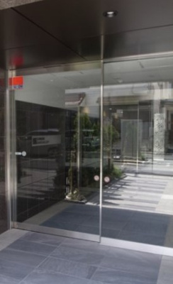 【エントランス】 | XEBEC明大前