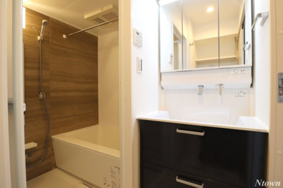 【洗面所】 | inspiration | 明るい洗面所です