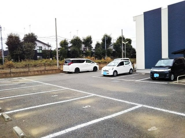 レオネクストKouyaの駐車場