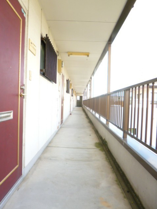 アザレアハイツ蒲池の玄関