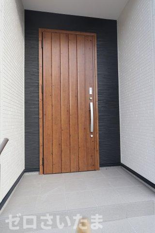 《仲介手数料無料》岩槻区宮町２丁目6-3(全1戸)新築一戸建てリナージュの玄関