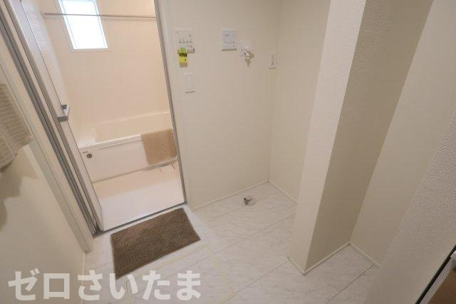 《仲介手数料無料》岩槻区宮町２丁目6-3(全1戸)新築一戸建てリナージュのランドリースペース|撮影日 2025年10月20日 15:00 曇り