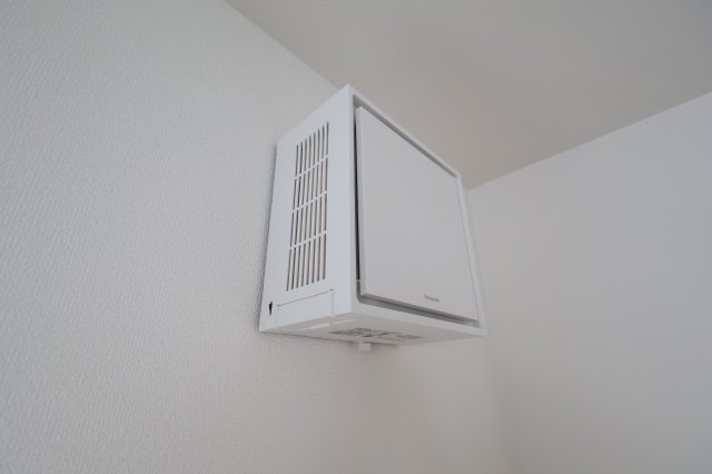 《仲介手数料無料》岩槻区宮町２丁目6-3(全1戸)新築一戸建てリナージュの設備|熱交換換気システム
撮影日 2025年10月20日 15:00 曇り