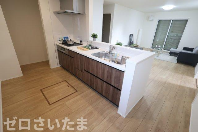 《仲介手数料無料》岩槻区宮町２丁目6-3(全1戸)新築一戸建てリナージュのキッチン|撮影日 2025年10月20日 15:00 曇り