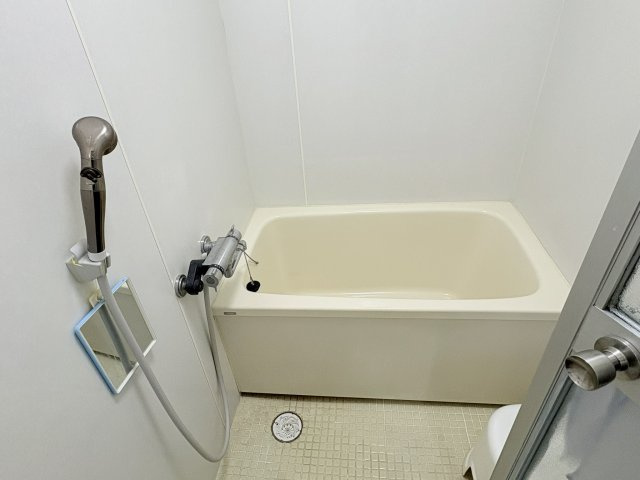 弥生ハイツ　豊橋市弥生町字中原の浴室|シンプルな浴室です。