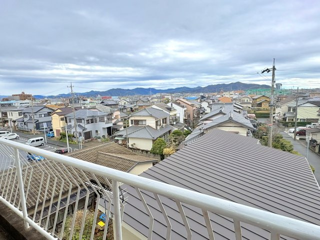 弥生ハイツ　豊橋市弥生町字中原の展望|4階の最上階からの眺望は素敵な景色を臨めます。