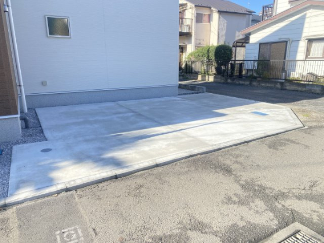 祝　成約済み　八王子市　諏訪町　新築戸建て　２４ー１期の駐車場|～仲介手数料無料☆八王子ひなた不動産～　八王子市諏訪町　新築戸建て