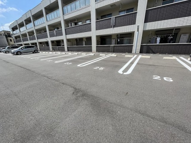 エルヴィータ大山崎の駐車場