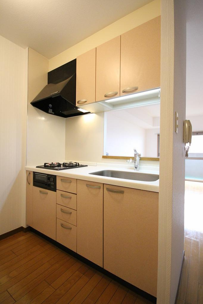 ピュア・プルーンのキッチン|※お部屋により仕様が異なる場合があります。