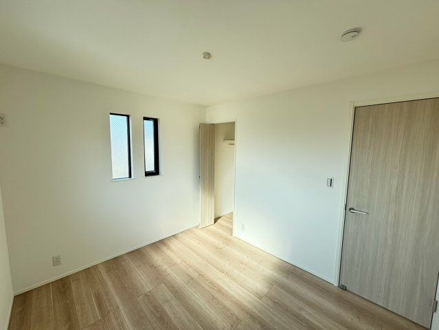 藤沢市辻堂元町　全3棟　1号棟の洋室