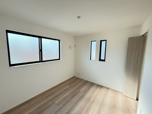 藤沢市辻堂元町　全3棟　1号棟の洋室