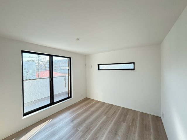 藤沢市辻堂元町　全3棟　1号棟の洋室